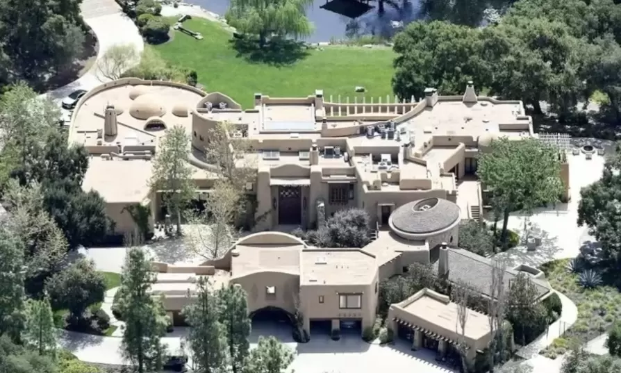 O Príncipe de Calabasas e seu Microestado de 42 Milhões de Dólares